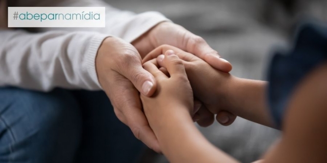 #abeparnam&iacute;dia | Ataques em escolas: como falar com seu filho sobre o assunto para ajud&aacute;-lo se sentir seguro