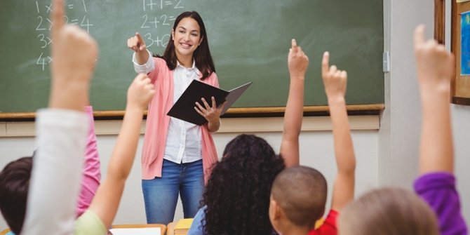 &Agrave; comunidade de professores, fam&iacute;lias e alunos das escolas da Abepar