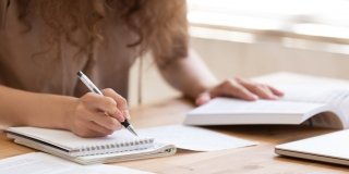 Col&eacute;gio Oswald de Andrade estuda novo coronav&iacute;rus em aulas n&atilde;o-presenciais