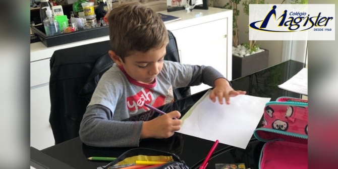 H&aacute; um m&ecirc;s com ensino remoto, Magister une experi&ecirc;ncia tecnol&oacute;gica e fundamenta&ccedil;&atilde;o te&oacute;rica